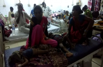 Ten child death in August Month in Up Mirzapur district Hospital यूपी के इस जिला अस्पताल में अगस्त महीने में 10 बच्चों की मौत, डीएम ने कहा- गंभीर मामला नहीं, सामान्य घटना