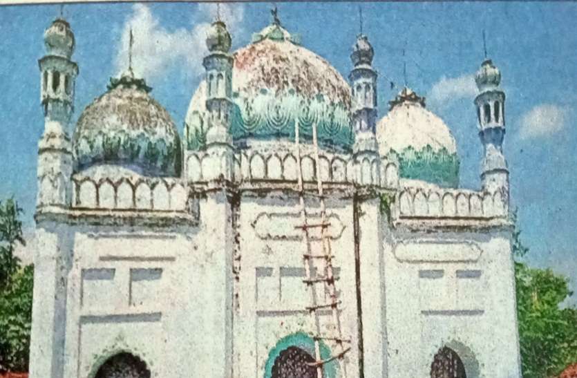 अद्भुत मिसाल :मुसलमान हैं नहीं,मस्जिद में हिंदू देते अज़ान अद्भुत मिसाल: मुसलमान हैं नहीं, मस्जिद में हिंदू देते अज़ान