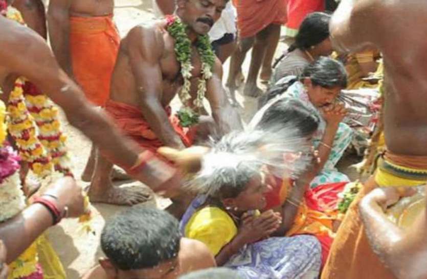 pic देश 5 विचित्र परंपराएं जिन्हें जानकर आप हैरान रह जाएंगे