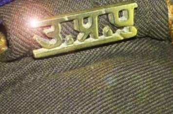 two police man shot by drunk man in hardoi नशे में युवकों ने पुलिसवालों पर कर दी फायरिंग, सिपाही को लगी दो गोलियां, हालत नाजुक
