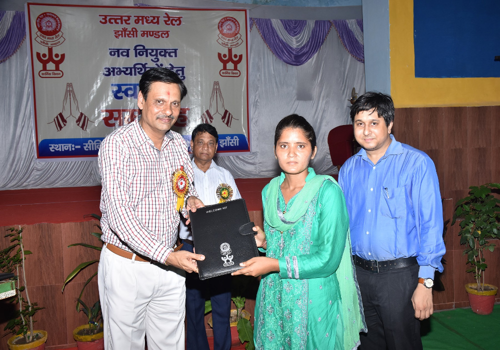 275job cards issue in a day इस विभाग ने एक ही दिन में कर डालीं 275 नियुक्तियां, बांट दिए नियुक्ति पत्र