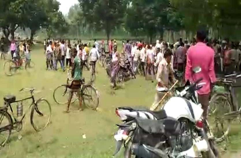attack of mob बच्चा चोरी के शक में भीड़ ने किया पथराव, फायरिंग भी की गई, कईयों के सिर फटे