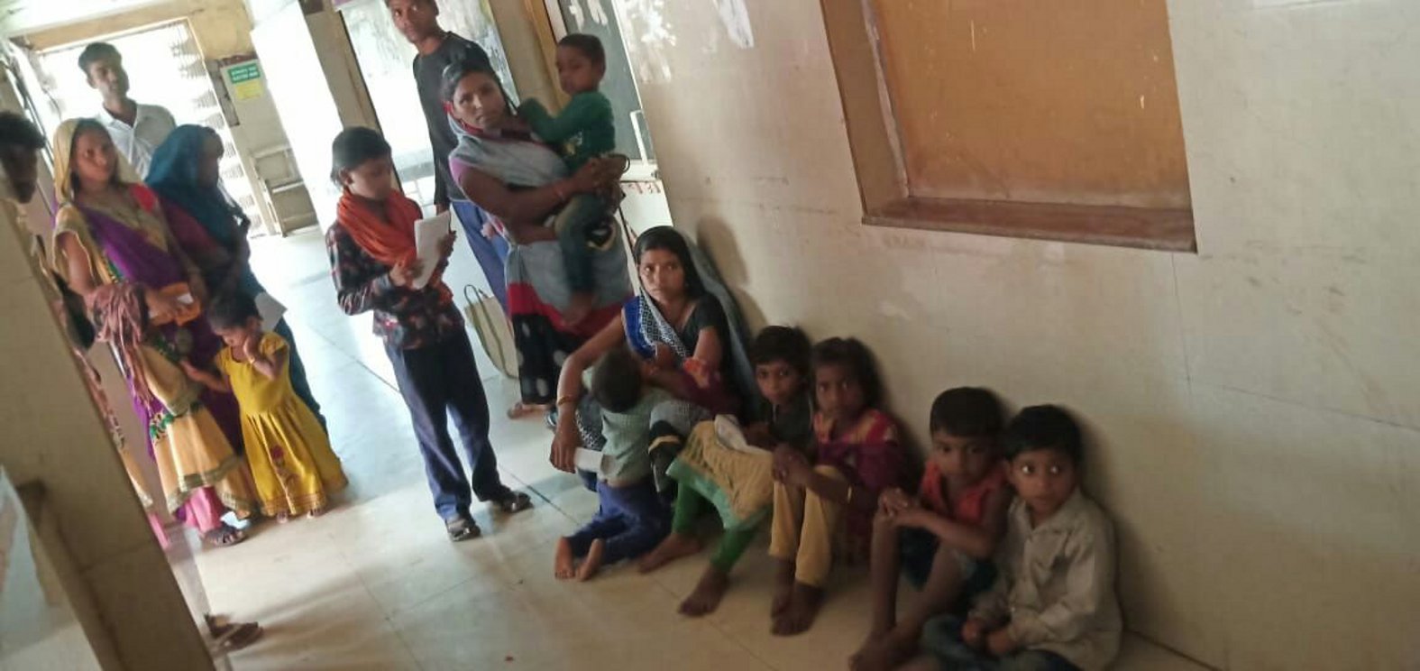60 people sick from drinking contaminated water दूषित पानी पीकर सीहोरा गांव में 60 लोग बीमार