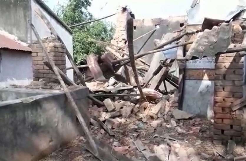Bomb Blast in West bengal: तृणमूल नेता के घर में बम विस्फोट, कई लोग घायल अफगानिस्तान के अतिथि गृह में आत्मघाती धमाका, 21 लोगों की मौत