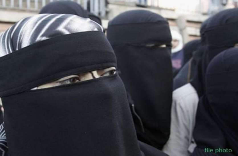 hijab_banned ईरान: हिजाब के खिलाफ कैंपेन चलाना लड़की को पड़ा भारी, कोर्ट ने 24 साल की सुनाई सजा