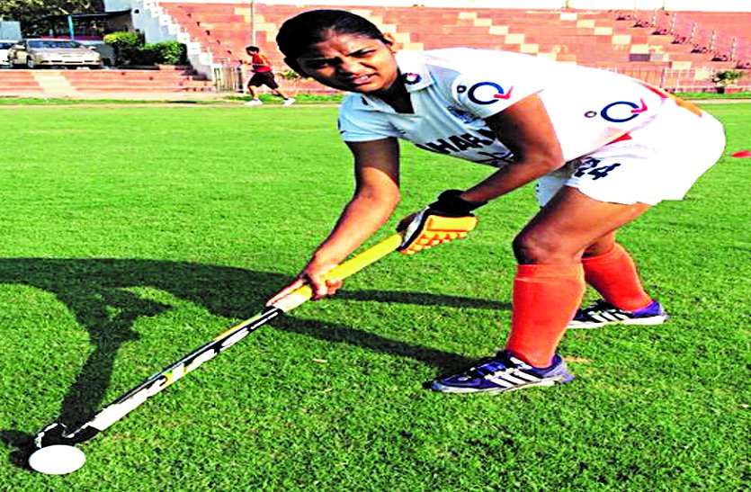 सरकार बदल गई पर ओलंपियन को नहीं मिल पाया घर, पढि़ए खेल दिवस पर CG की इकलौती ओलंपिक खिलाड़ी रेणुका की बेबसी की कहानी सरकार बदल गई पर ओलंपियन को नहीं मिल पाया घर, पढि़ए खेल दिवस पर CG की इकलौती ओलंपिक खिलाड़ी रेणुका की बेबसी की कहानी