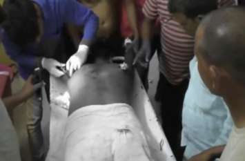 Doctor shot and robbed in balrampur निजी चिकित्सक को गोली मारकर बदमाशों ने दिया लूट की वारदात को अंजाम