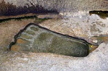 lord hanuman footprints found in many places in the world,know secrets इन चार जगहों पर मिले हैं हनुमान जी के पैरों के निशान, जानें इससे जुड़े 10 रहस्य