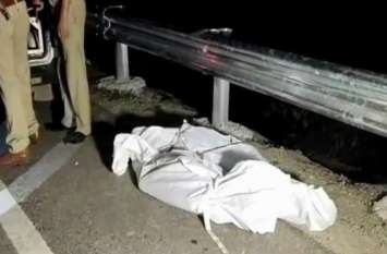 Two bodies found beside a railway track in Banda रेलवे ट्रैक के किनारे झाड़ियों में मिले दो शव