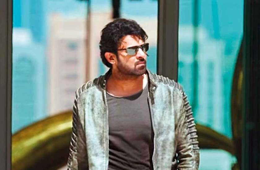 Saaho 1st day Box Office Collection: 2019 की बाकी फिल्मों को पछाड़ नया रिकॅार्ड कायम करती दिखी 'साहो', पहले ही दिन शो हुए हाउसफुल