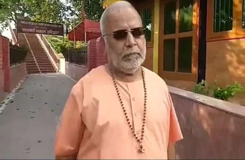 chinmayananda सरकारी वकील का बड़ा खुलासा, बोले.. छात्रा के कपड़े फाड़ देता था चिन्मयानंद...जानिए पूरा मामला!