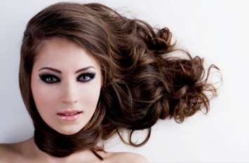 know tips about improve hair health इन चीजों को खाने से सुधरेगी बालों की सेहत