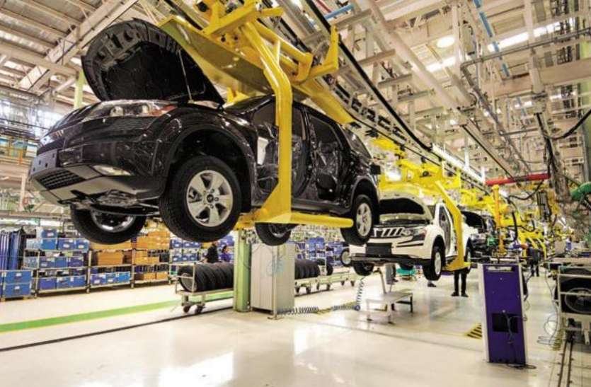automobile_sector.jpg मंदी के बाद टूटी ऑटो सेक्टर की कमर, महिंद्रा से लेकर मारुति सुजुकी की बिक्री में गिरावट