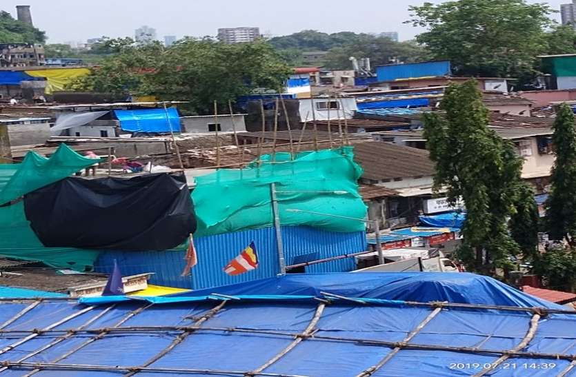 कुर्ला में अंधेरगर्दी : आदेश के बावजूद अतिक्रमण के खिलाप कार्रवाई नहीं कुर्ला में अंधेरगर्दी : आदेश के बावजूद अतिक्रमण के खिलाप कार्रवाई नहीं