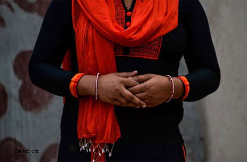 Girl Raped दुष्कर्म की वारदात को देख दोस्तों के अंदर जाग उठा शैतान, पीड़िता से की ये शर्मनाक डिमांड