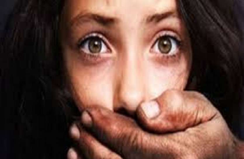 तुच्छता पर उतरा 'ना-पाक'... अब हिंदू लड़की का अपहरण तुच्छता पर उतरा 'ना-पाक'... अब हिंदू लड़की का अपहरण