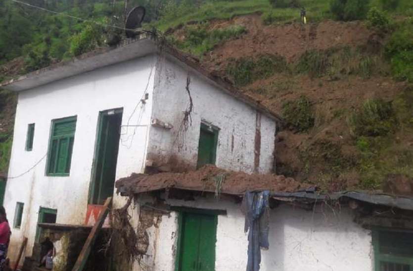 Heavy Rains In Uttarakhand आसमान से बरसी आफत: घर जमींदोज, किशोरी की मौत, पल में चली गई परिवार की खुशियां