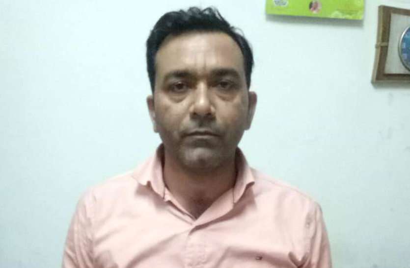 om singh करोड़पति दलाल, तलाशी में एसीबी को मिली करोड़ों की संपति, 50 रियल एस्टेट प्रॉपर्टी में कर रखा है इनवेस्ट