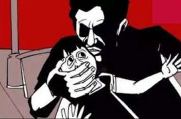 husband angry with wife kidnap children in chhattisgarh पत्नी ने साथ में आगरा चलने से इंकार किया तो, सिरफिरे पति ने पडोसी के बच्चे के साथ कर दी ऐसी हरकत...