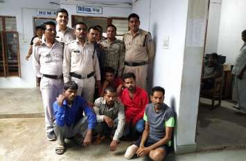Teenager kidnapped and sold घर से किशोरी को अपहरण कर ले गए और 20 हजार रुपए बेचा