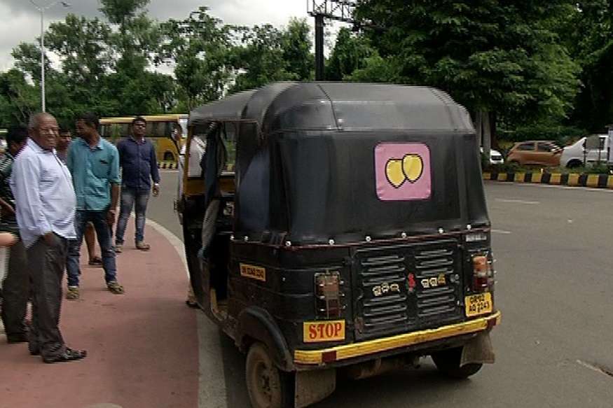 25 हजार के ऑटो पर ठोका साढ़े 47 हजार का जुर्माना