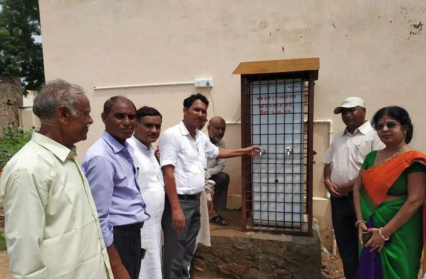 भामाशाहों व समाजसेवी के भरोसे सरकारी स्कूल भामाशाहों व समाजसेवी के भरोसे सरकारी स्कूल