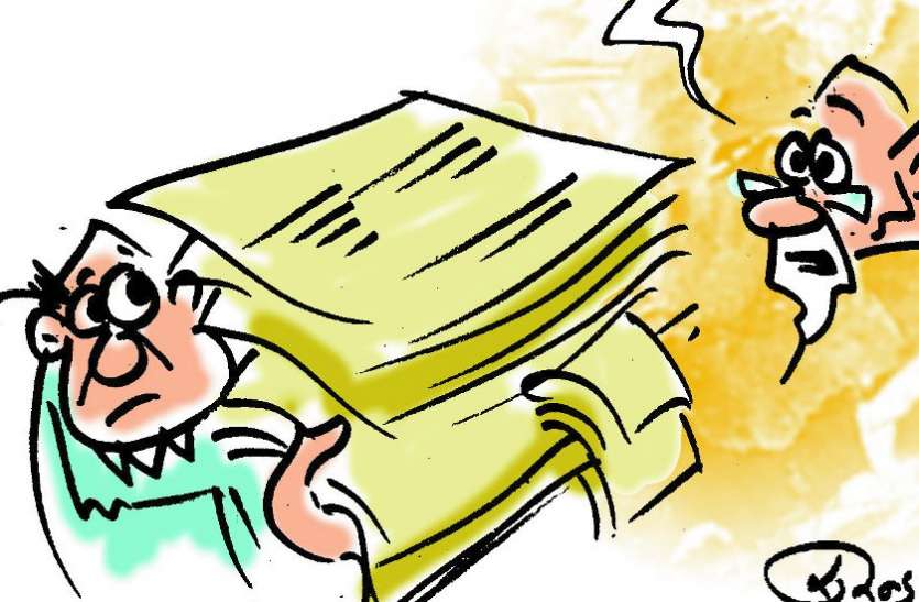 प्रभारी मंत्री ने पटवारियों के तबादले के आदेए थे, अब तक नहीं हटे प्रभारी मंत्री ने पटवारियों के तबादले के आदेए थे, अब तक नहीं हटे