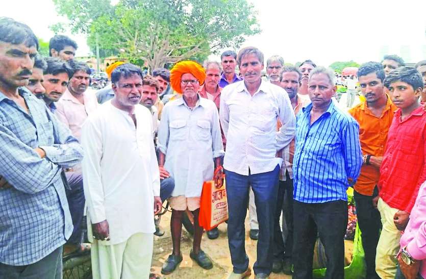 व्यापारी नहीं पहुंचे, नीलामी रुकी, जावरा मंडी में लहसुन चोर पकड़ाए व्यापारी नहीं पहुंचे, नीलामी रुकी, जावरा मंडी में लहसुन चोर पकड़ाए