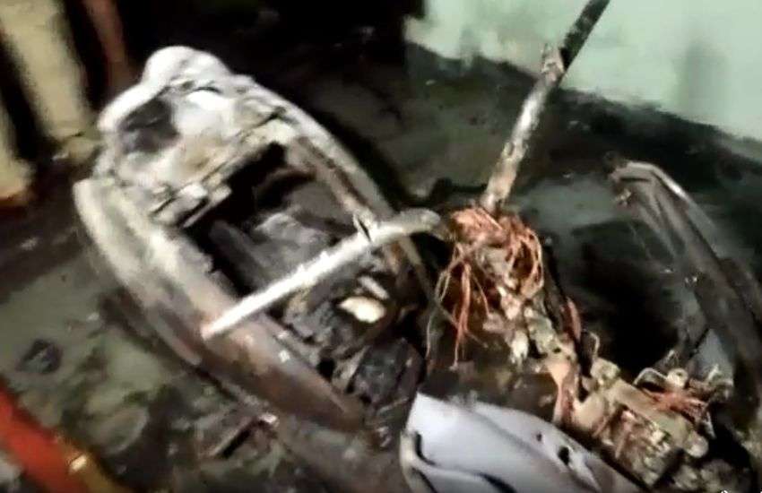 VIDEO : अपार्टमेंट में रात साढ़े 3 बजे लगी भीषण आग, सात लोग झुलसे, तीन गंभीर