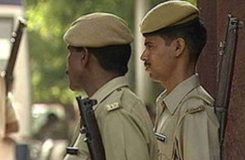 फरमान...अब ड्यूटी में इस दौरान पुलिसकर्मी नहीं चला सकेंगे मोबाइल फरमान...अब ड्यूटी में इस दौरान पुलिसकर्मी नहीं चला सकेंगे मोबाइल