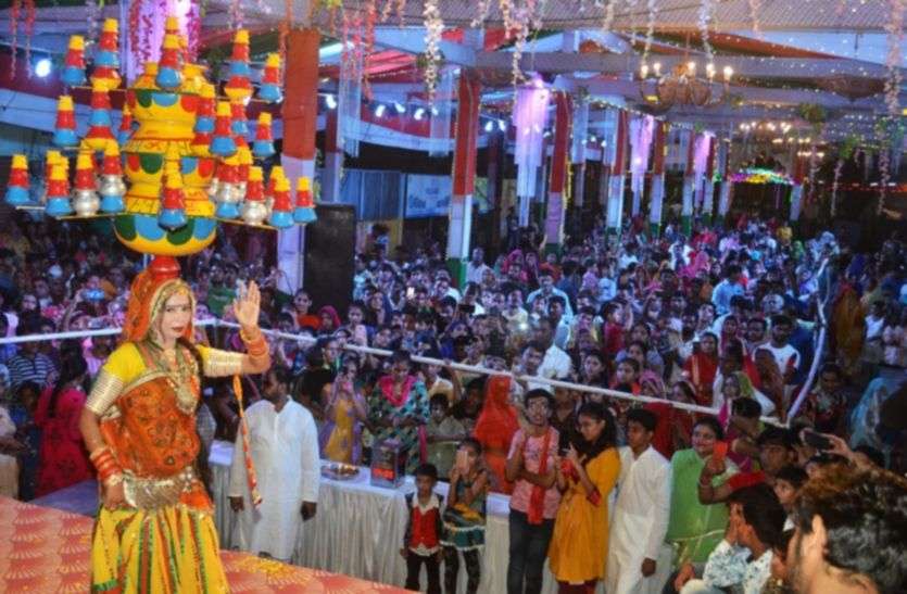 chittorgarh गणेशोत्सव में सजा तिरंगा पांडाला, 351 कलशों के साथ किया नृत्य