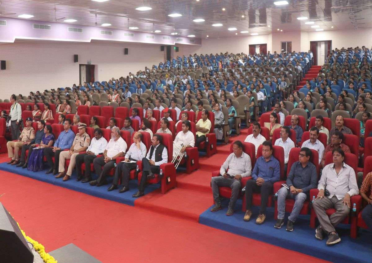 Teachers Day News: शिक्षक दिवस गुरु को नमन करने का दिन