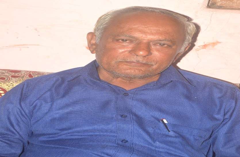शिक्षक दिवस: पढि़ए मुख्यमंत्री भूपेश बघेल के गणित वाले टीचर की कहानी, क्यों उन्हें देखते ही पैर छूते हैं CM, Video