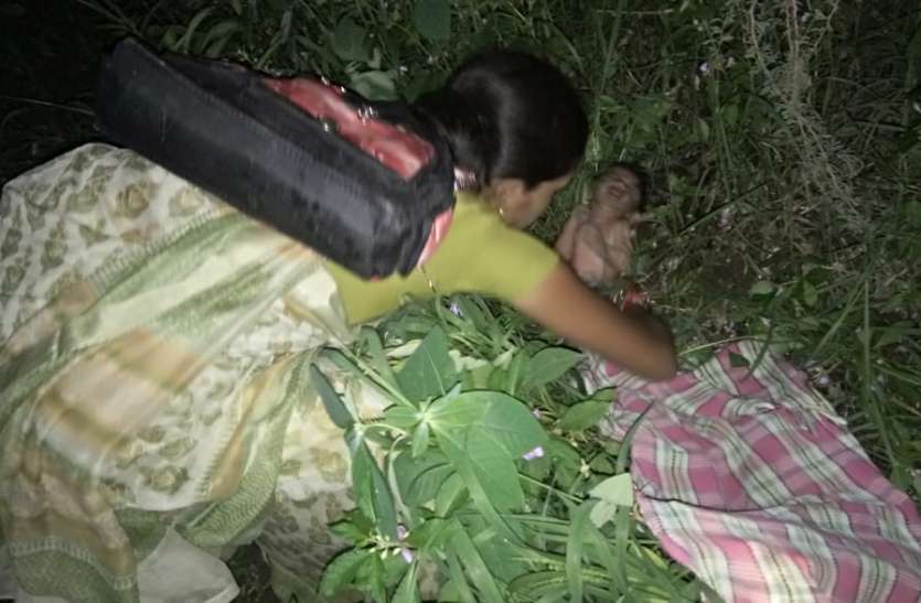 dewas निर्दयता व मजबूरी में उलझा दो नवजातों का भविष्य...