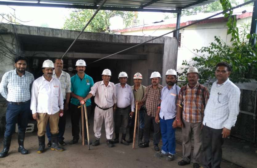 नेहरिया खदान को लेकर बढ़ा तनाव नेहरिया खदान को लेकर बढ़ा तनाव