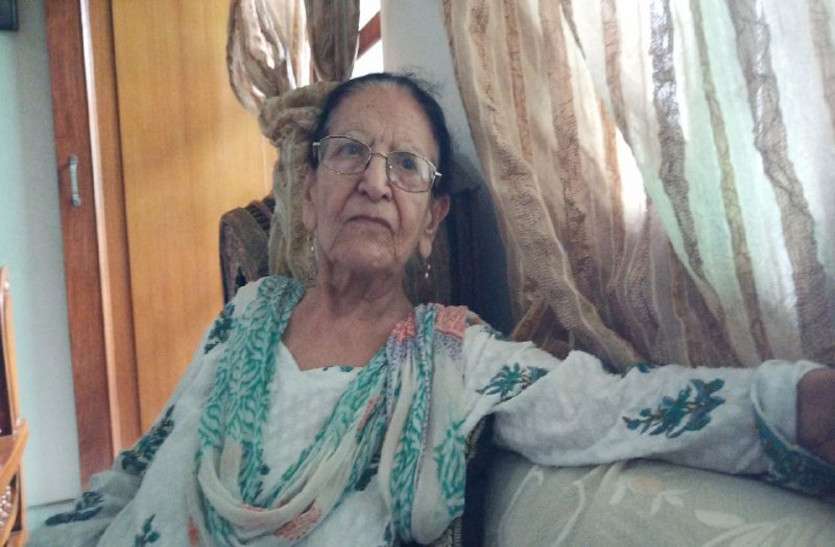Marjia Khatun Zaidi Teachers Day Special : उम्र भी नहीं तोड़ पाई जज्बा, स्कूल में नियमित करा रहे पढ़ाई