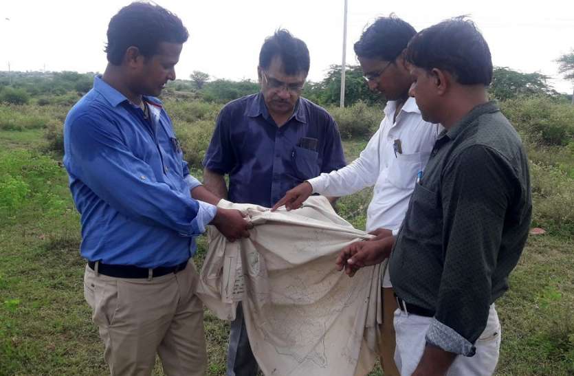 VIDEO: करौली में मेडिकल कॉलेज के लिए यहां तलाशी जा रही जमीन VIDEO: करौली में मेडिकल कॉलेज के लिए यहां तलाशी जा रही जमीन