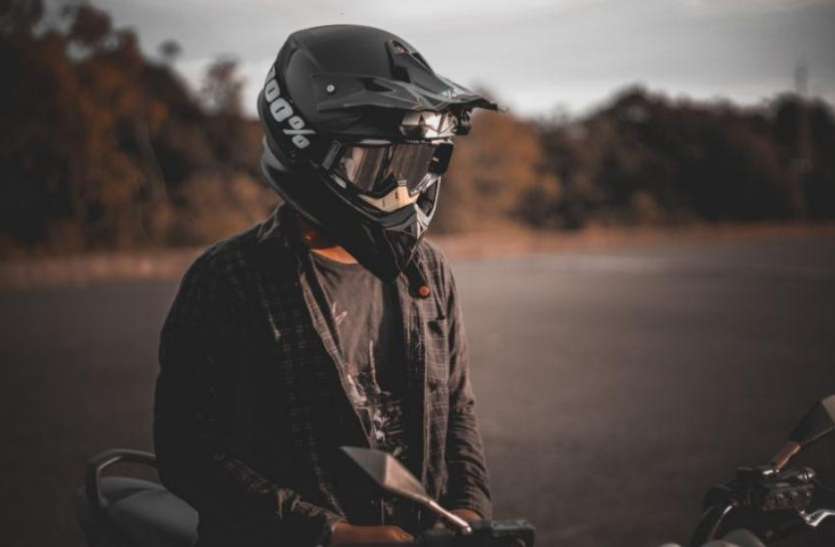 bike helmet कभी भी ना खरीदें ये बाइक हेलमेट, पड़ सकते हैं लेने के देने