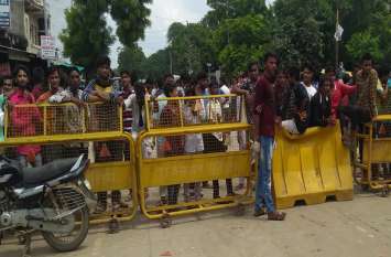 Youth dies in police custody, baran ppolice, postmartem Youth dies in police custody- प्रेमी युगल रात 12 बजे तक थाने में क्या कर रहा था? विवाहिता के बारे में भी पुलिस अधिकारी मौन