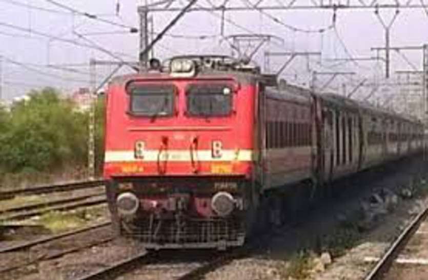 Mumbai Rain - canceled trains list मुंबई में जोरदार बारिश के कारण रद्द हो गई ये बड़ी ट्रेनें