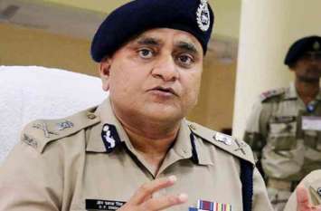 UP DGP OP Singh participates in many etawah programs डीजीपी ओ.पी. सिंह ने इटावा पुलिस लाइन में कई कार्यक्रमों में की हिस्सेदारी