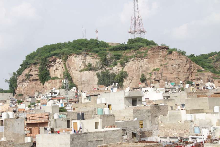illegal construction nearby hills of jodhpur are becoming dangerous