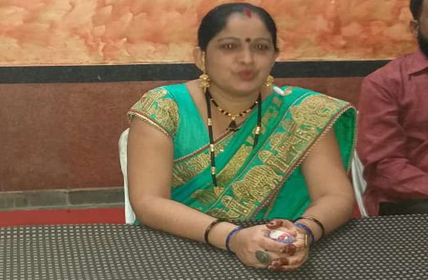 Chakradhar function: पंडवानी गायिका ऋतु वर्मा ने छत्तीसगढ़ी फिल्म में काम करने का ऑफर ठुकराया, बताई ये वजह... Chakradhar Samaroh: पंडवानी गायिका ऋतु वर्मा ने छत्तीसगढ़ी फिल्म में काम करने का ऑफर ठुकराया, बताई ये वजह...