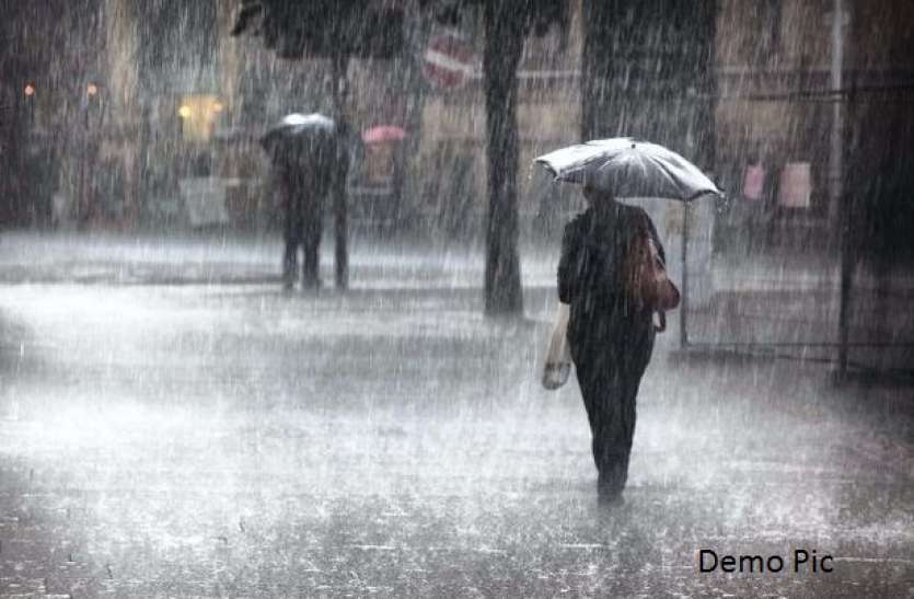 rain_1.jpg Noida: धूप और उमस ने लोगों को किया परेशान, जानिए कब होगी NCR में बारिश
