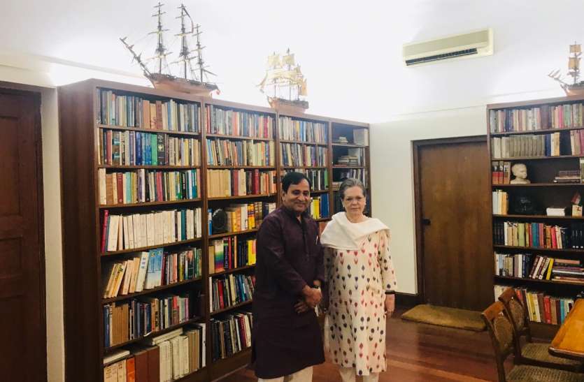 Shakeel Ahmed and sonia gandhi कांग्रेस छोड़ चुके शकील अहमद ने सोनिया गांधी से की मुलाकात, अटकलें तेज