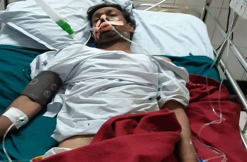 बेटा होने की खुशी में रुपए मांगने पहुंचे किन्नरों ने कर दिया घायल बेटा होने की खुशी में रुपए मांगने पहुंचे किन्नरों ने कर दिया घायल
