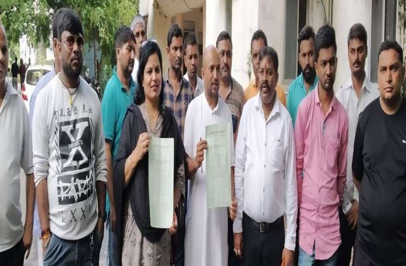 Surat News : किन्नरों की दादागीरी के खिलाफ अधिसूचना जारी करने की मांग Surat News : किन्नरों की दादागीरी के खिलाफ अधिसूचना जारी करने की मांग