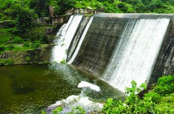 Kelwara ka Lakhela pond chhalaka सूख कर मैदान बन चुका था लाखेला, अब लबालब हुआ और छलका खुशियों तालाब