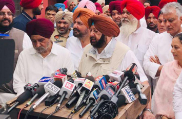 captain amrinder singh: Bottle Bombs Being Prepared In Factory कैप्टन अमरिंदर सिंह का धमाका, फैक्टरी में पटाखे नहीं बोतल बम तैयार किए जा रहे थे