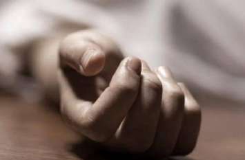 Two girl death from drown in Five feet deep crater मछलियों को चारा देने गयी दो बच्चियों की डूबने से मौत